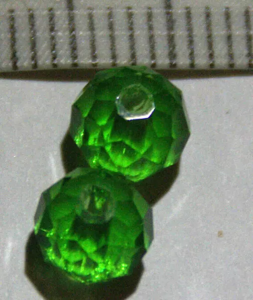 Glasperle Grün geschliffen 6mm 10 St