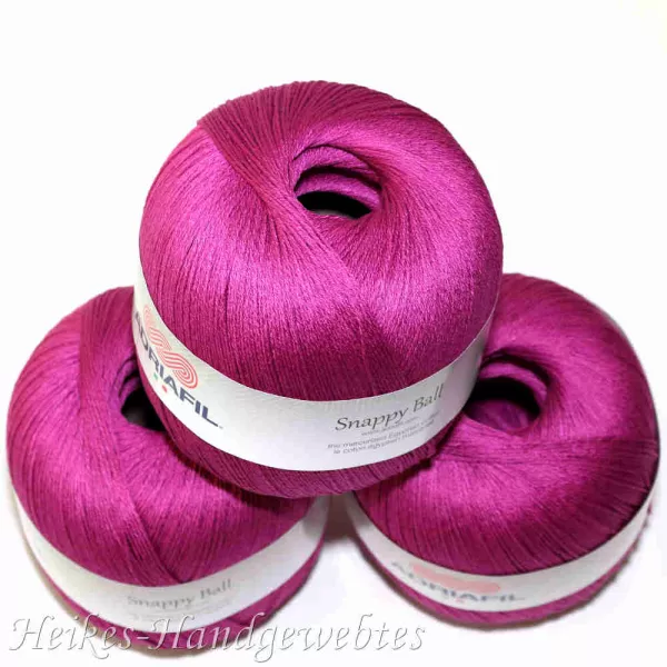 Snappy Ball Fuchsia